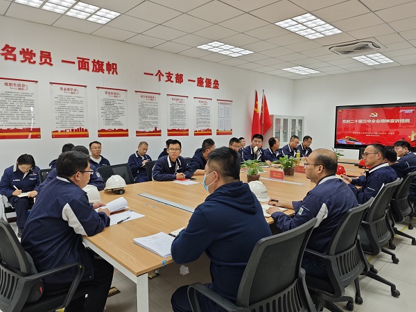 公司黨委委員、紀委書記沈生錄到設備維修部黨支部、公用工程部黨支部宣講.jpg
